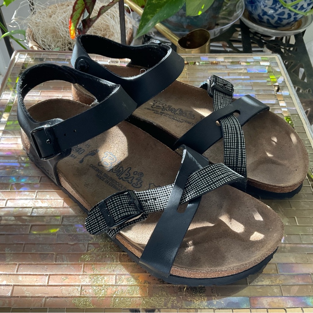 NEW BIRKI’S SIZE 37 NARROW - CORK SOLE SOLID NAVY AND PATTERN STRAPS
